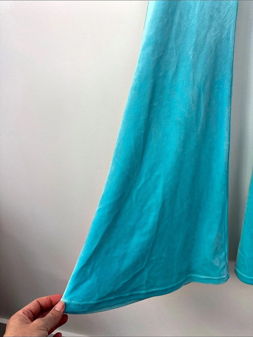 New Pink Velour 3-Piece Crop Top Set in Blue - Picture 6 of 9